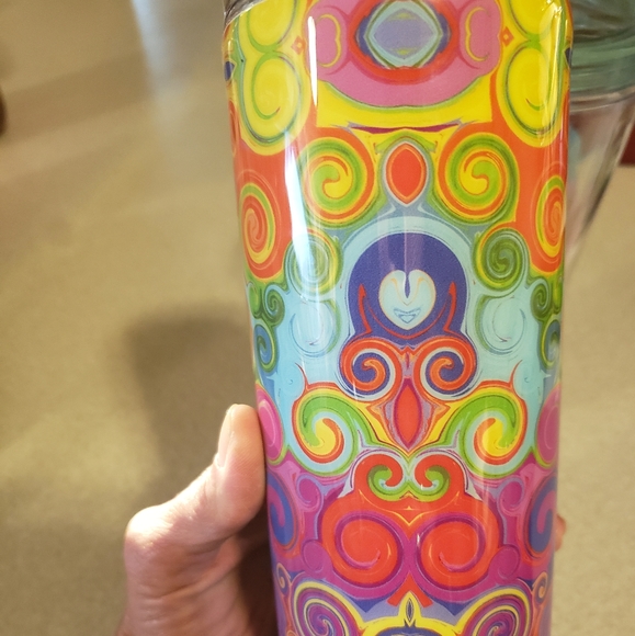 3 fun cups and bowl. 2 plastic cups, one thin stainless steel and small bowl. - Picture 8 of 12